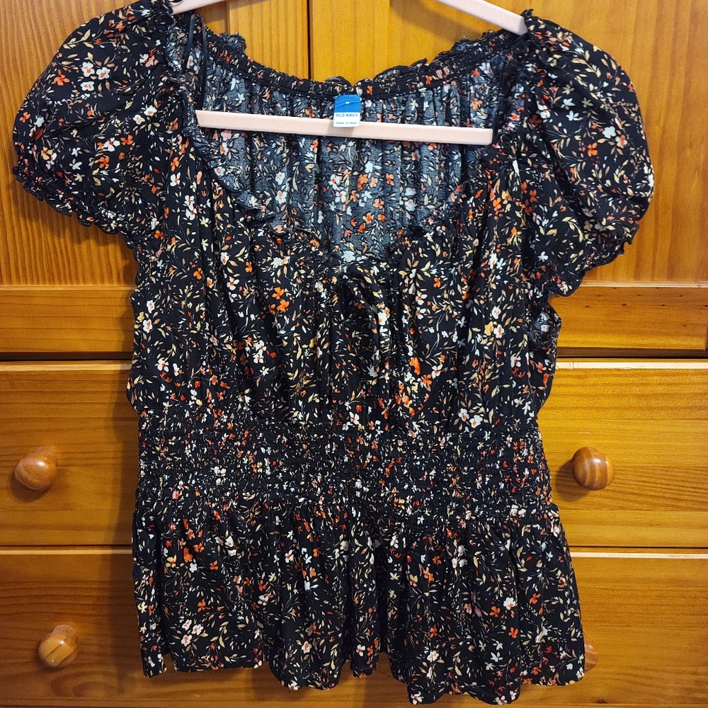 Gently used Old Navy Ladies black floral blouse